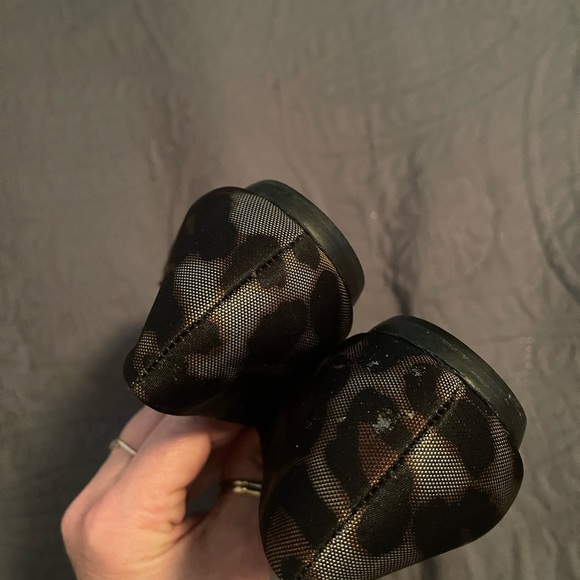 SCHUTZ- Black/Grey Leopard Print Studded Flats -10B - Picture 7 of 8